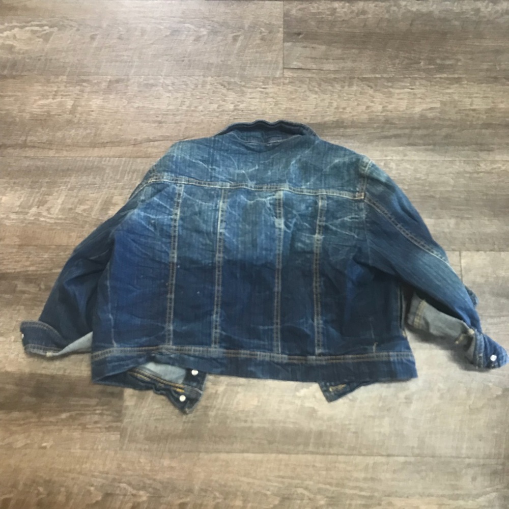 Cropped Jean Jacket - Picture 2 of 3